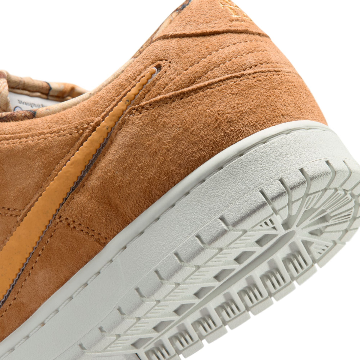 NOTE Dunk Low Pro “Brew & Biscuits”