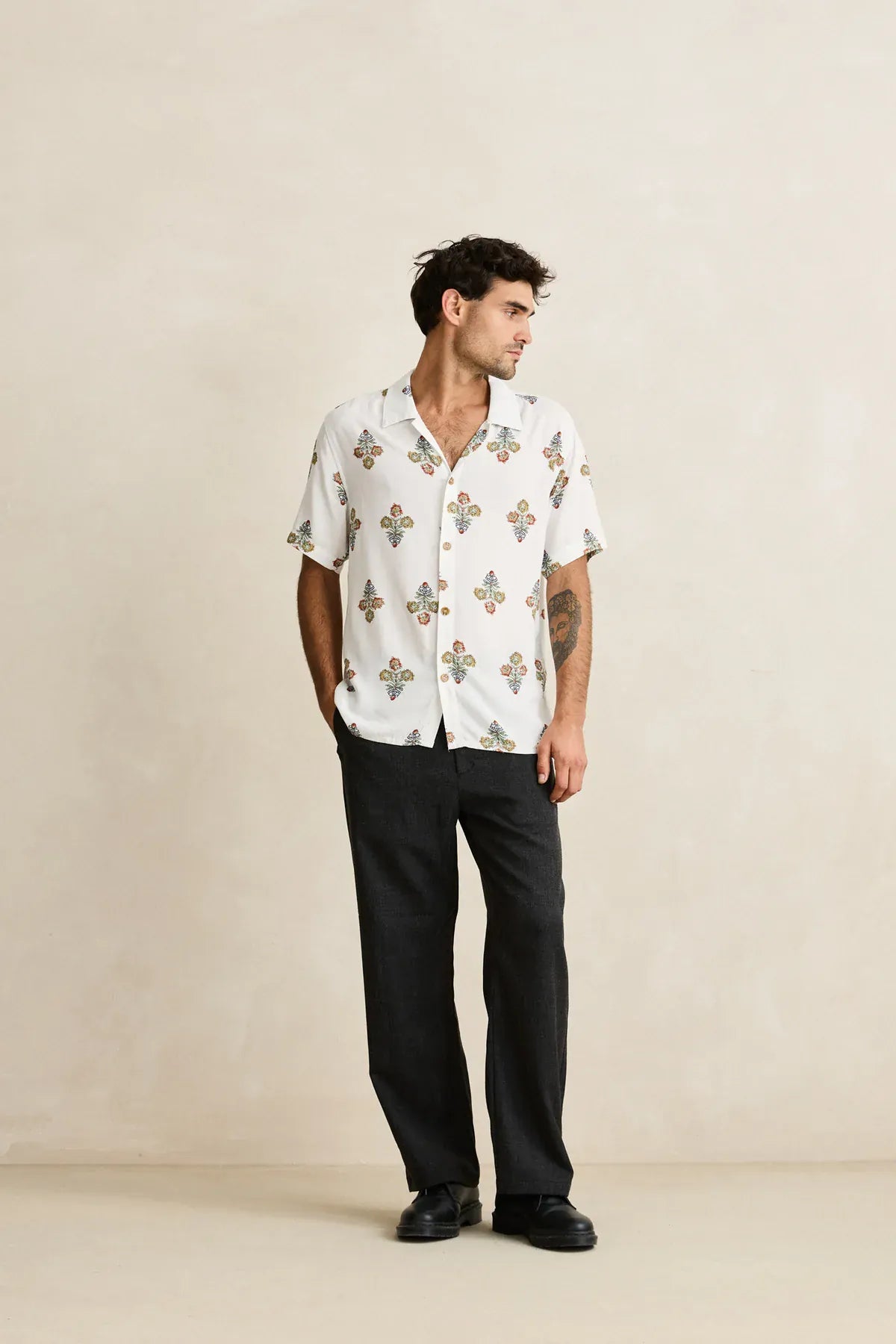 Bouquet Short Sleeve Buttonup