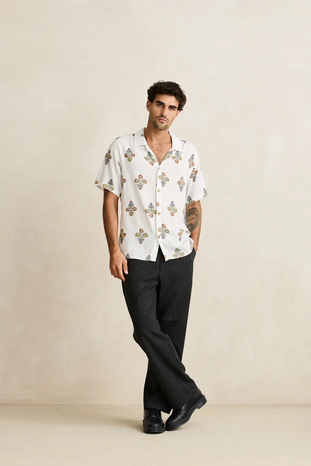 Bouquet Short Sleeve Buttonup
